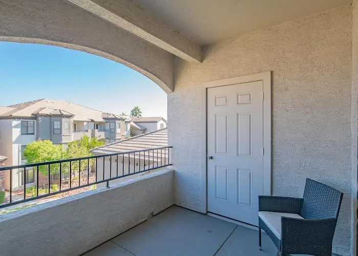 Apartment Elegant 1bd King Bed, Pool, Hot Tub, Gym, Parking *